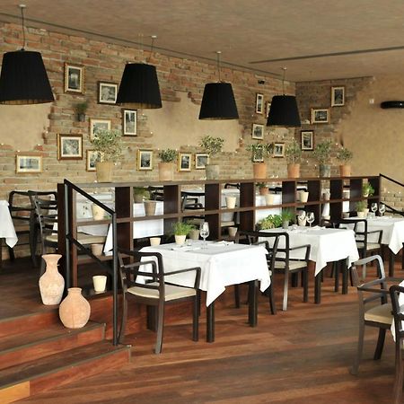 شقة Luxury Space At The Best Address In براتسيلافا المظهر الخارجي الصورة